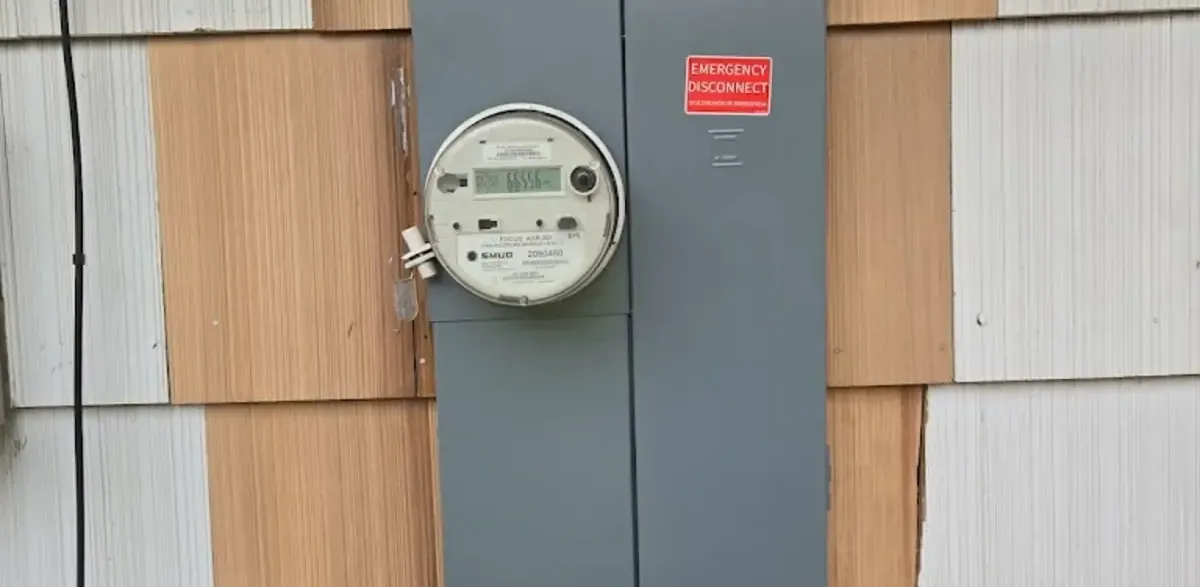 Upgraded 200-amp electrical service with SMUD meter on a Sacramento home